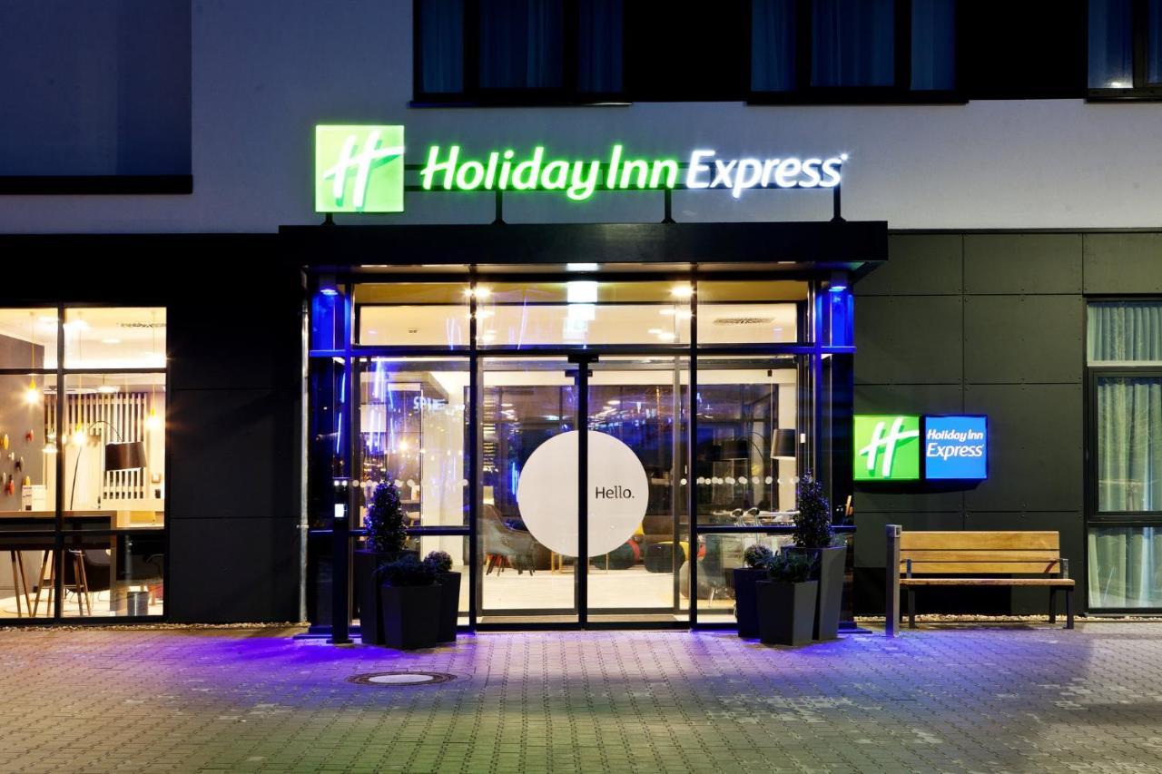 Holiday Inn Express - Kaiserslautern, An Ihg Hotel Esterno foto